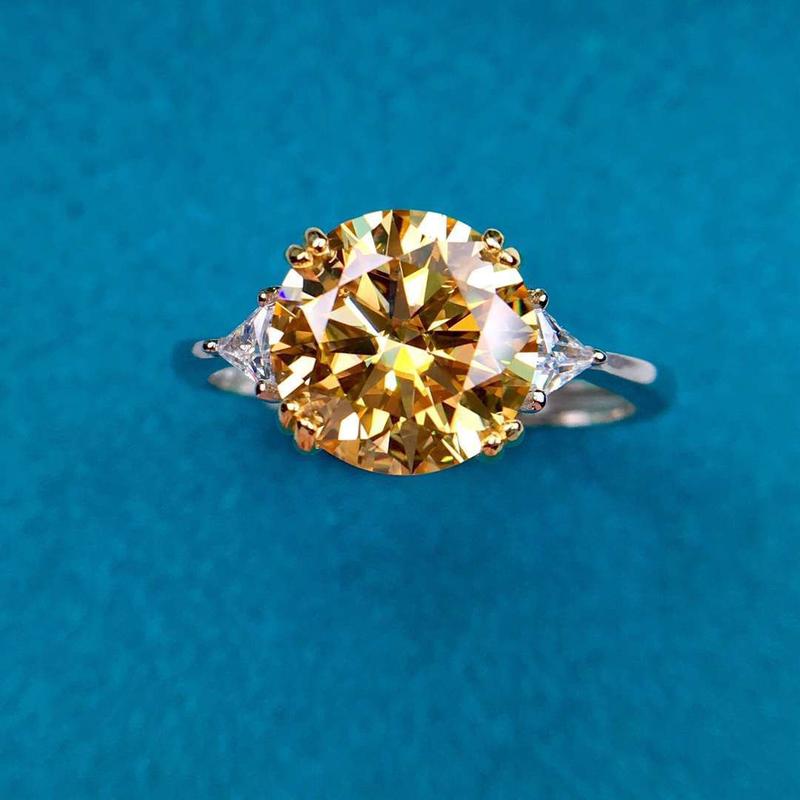 Product Introduction of 3 Carat Platinum Plated Ring with Eight Hearts and Arrows for Women 1