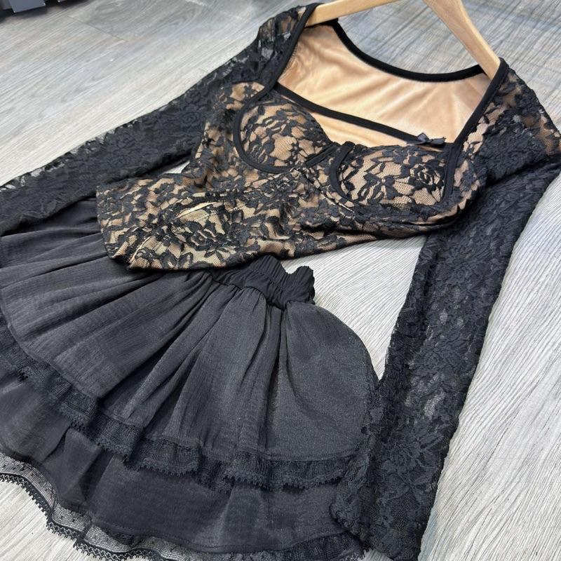 G13 SET ÁO REN TAY DÀI CỔ VUÔNG DÂY NƠ NGANG, CHÂN VÁY NGẮN VOAN TẦNG XOÈ ( áo có mút , váy có quần lót trong )