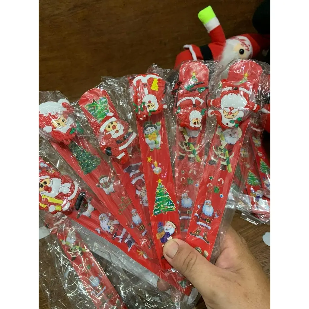 Đồng hồ hình noel đập có đèn