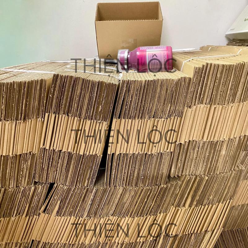 Hộp giấy carton hồng kích thước 10*15*20 1 hộp