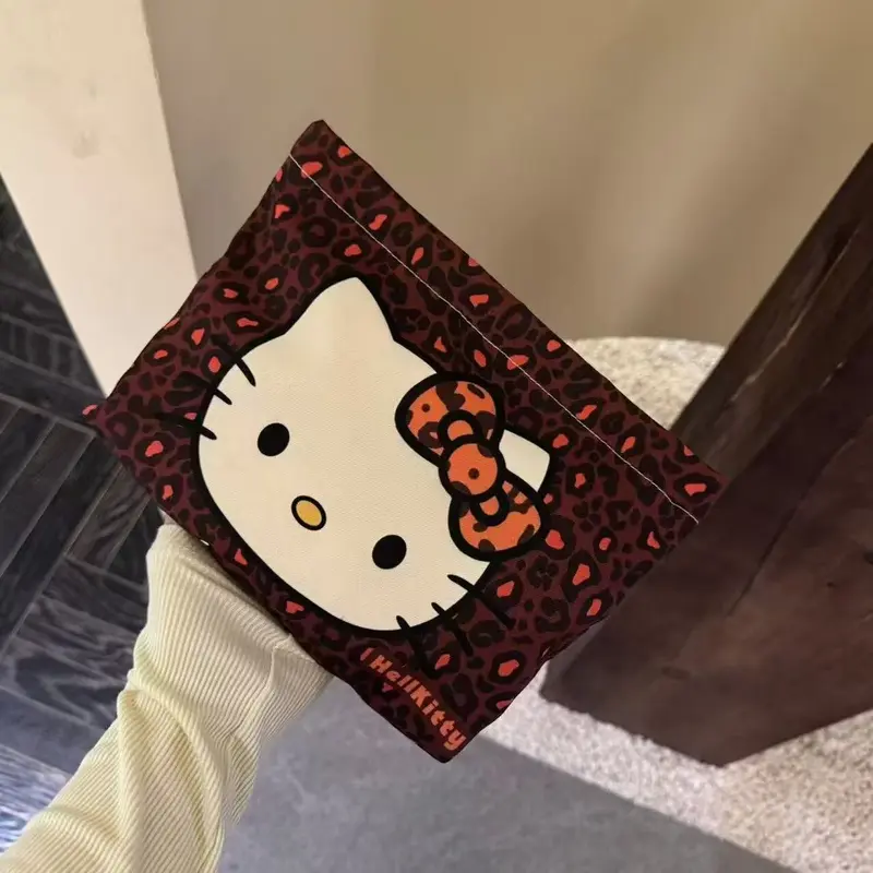 Product Introduction of Túi Cầm Tay Hello Kitty, Dung Tích Lớn, Cầm Tay, Đồ Trang Trí Tinh Tế, Giá Trị Cao, Lưu Trữ, Túi Trang Điểm Hoạt Hình Dễ Thương, Năm 2025 4