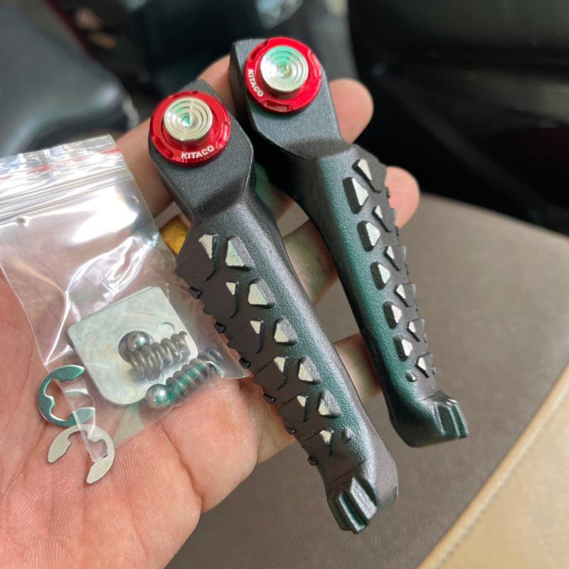 Gác Chân Sau Nhôm TAKEGAWA Xe Honda & Yamaha, Đen & Bạc Phụ Kiện Phụ Tùng