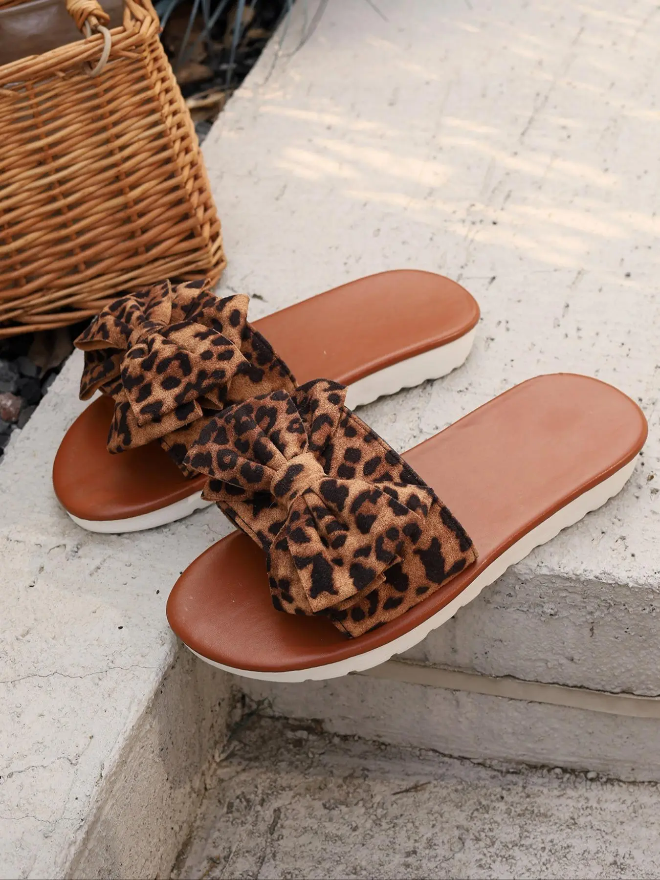 Women's Leopard Print Bowknot Design Slide Sandals, Casual Comfortable Sandals for Summer, Lightweight Breathable Shoes for Daily Wear