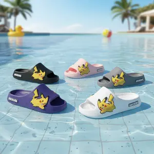 Sandal anak berbagai model motif Pikachu sandal berbahan karet anti-slip, ringan, lembut, awet, cocok untuk anak laki-laki dan perempuan