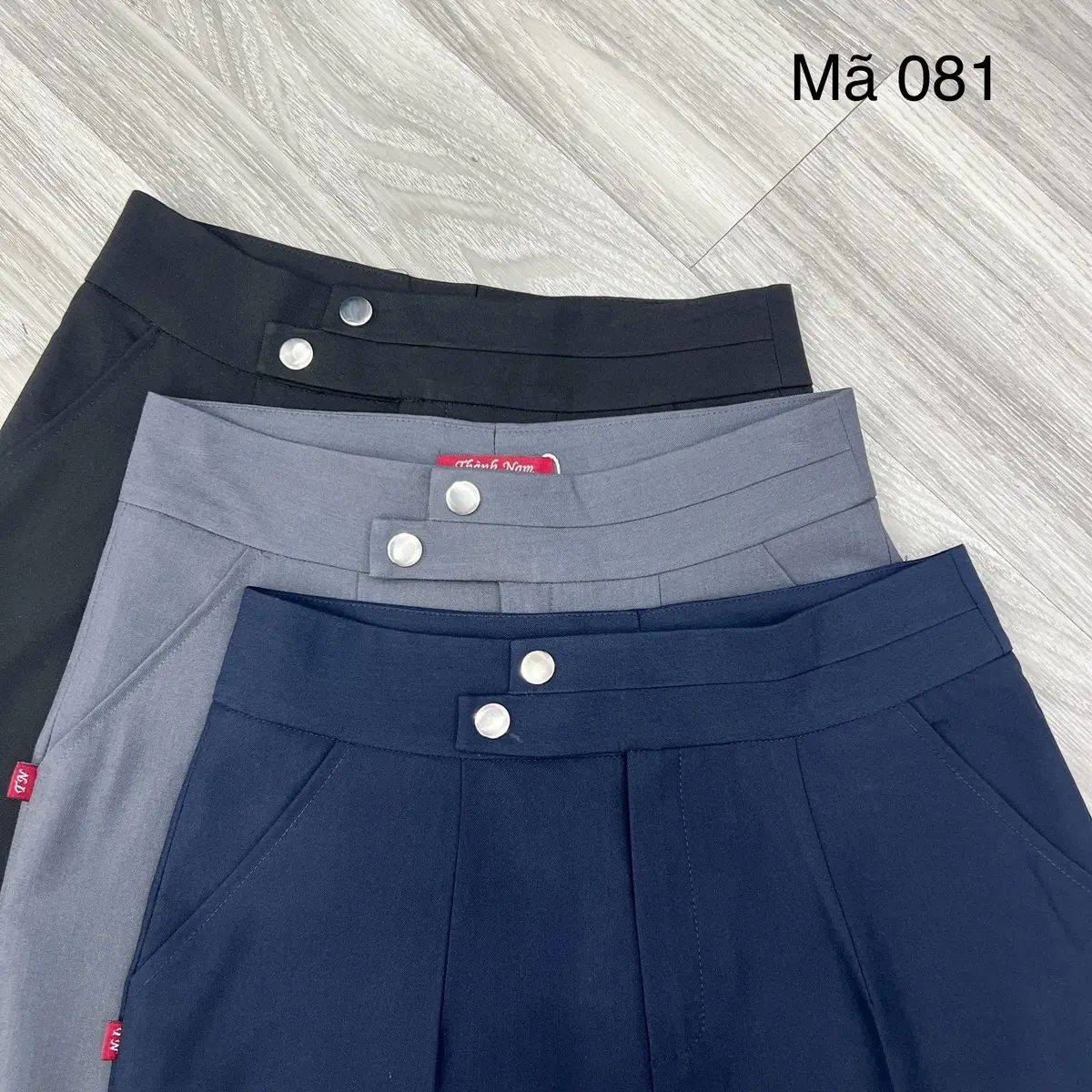 Quần baggy mã 081 thanh lịch cho nữ, lưng vừa ngag rốn, khoá trước, chất vải hai biên mềm mát có co giãn, dài quần 86-88-90-92cm tương đương sz S M L và XL. THÀNH NAM