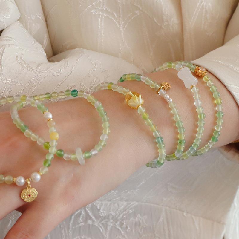 Product Introduction of Natural Grape Purple Chalcedony Crystal Bracelet Artistic Temperament White 4mm Extremely Fine Natural Crystal Bracelet Accessories 0