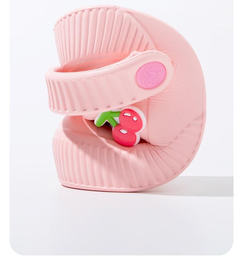 Product Introduction of 2025 Summer New Cartoon Children's Slippers Baby Sandals Soft and Lightweight Small and Medium sized Children's Outing Hole Shoe 9