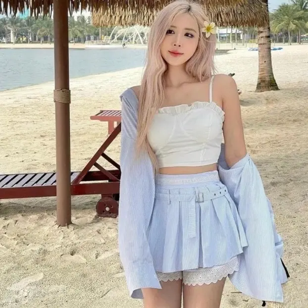 Hion Store - Set 3 món áo sơ mi sọc xanh 1 túi + áo crop trắng + quần short viền ren đi biển