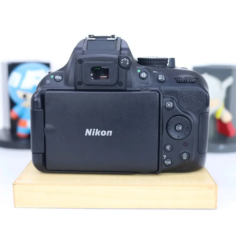 NIKON D5200 — KAMERA DSLR SIAP PAKAI 1080p 1