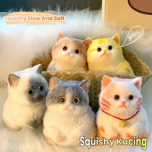 DOUUOB Squishy Kucing Lembut Anti Stres Mainan Lucu Jumbo 8,5cm x 6cm Hadiah Silikon Realistis & Fungsi Dekompresi Desain Mahkota Rambut Pendek Inggris