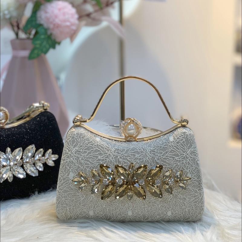 Túi Xách Ren Đá Đi Tiệc Xinh Xắn- clutch đính đá dự tiệc vải ren hoa sang trọng diện áo dài siêu xinh. Túi Nữ Bag túi kim sa Kem