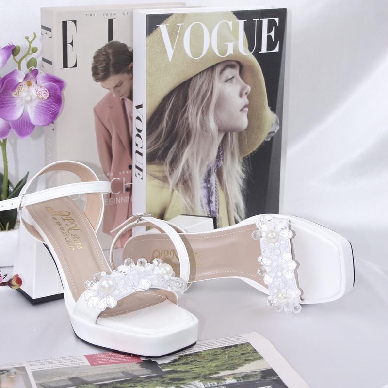 Giày phom rộng - Giày cao gót đúp vuông 9p quai bản ngang hở gót kết khóa đính pha lê SD79 Nữ DéP Shoes Quai Ngang