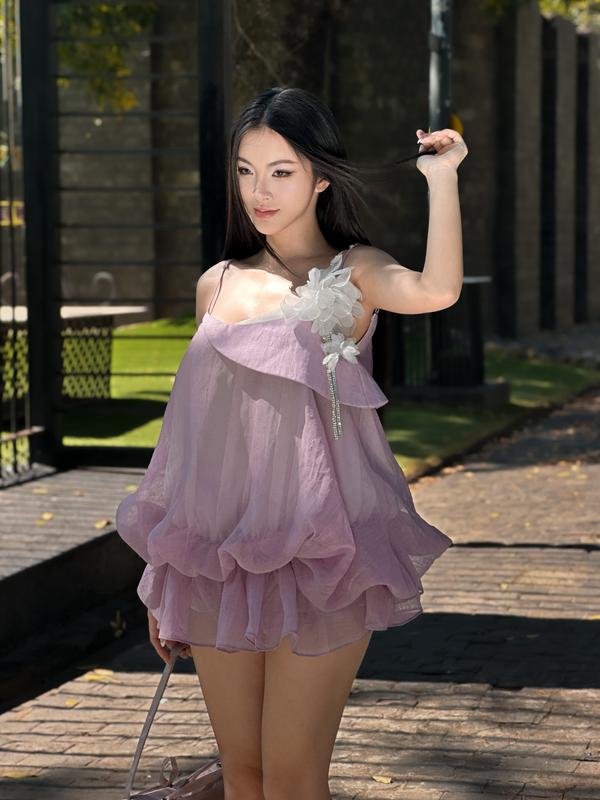 Pansy mini dress đầm tím trắng 3 dây, chất vải linen, phông dạng babydoll, không kén dáng, dễ dàng cho sự lựa chọn cho các nàng Nữ Women