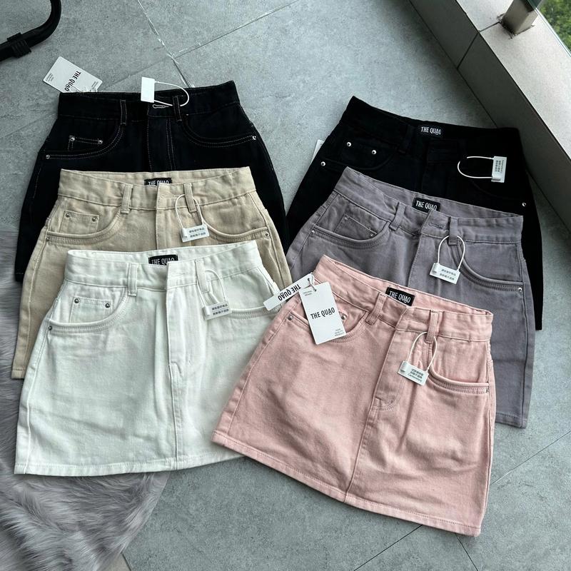 THE QUẠO - Chân Váy Nữ Lưng Cao Viền Túi Basic Màu Be Đen R2705_454