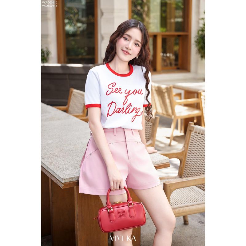 VIVIKA - Áo thun cổ tròn chữ thêu, Quần short dáng A túi sau đắp hộp - VKAO00510 VKQS00414 Nữ Women Top Cotton 5