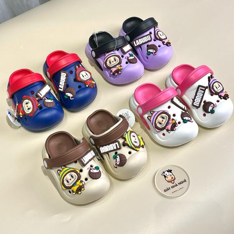  Dép Sục Cho Bé Gắn Sticker LABUBU Siêu Đáng Yêu Chất Liệu Nhựa EVA Êm Mềm Cho Bé Trai Bé Gái   S16   