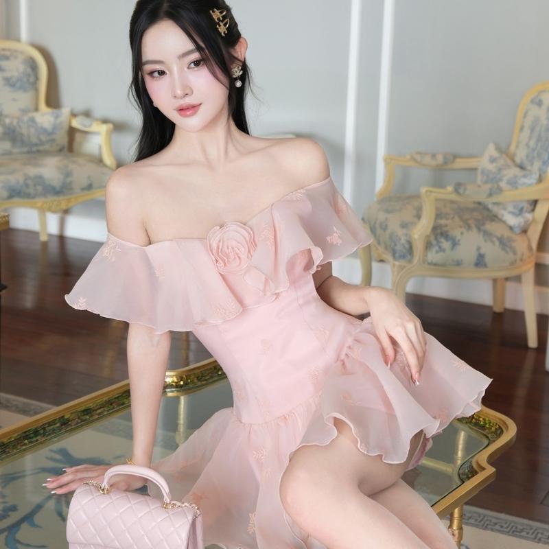 Đầm voan hồng Khiết thiết kế trễ vai đính hoa nữ tính tùng váy xòe 2 tầng bay bổng KD256