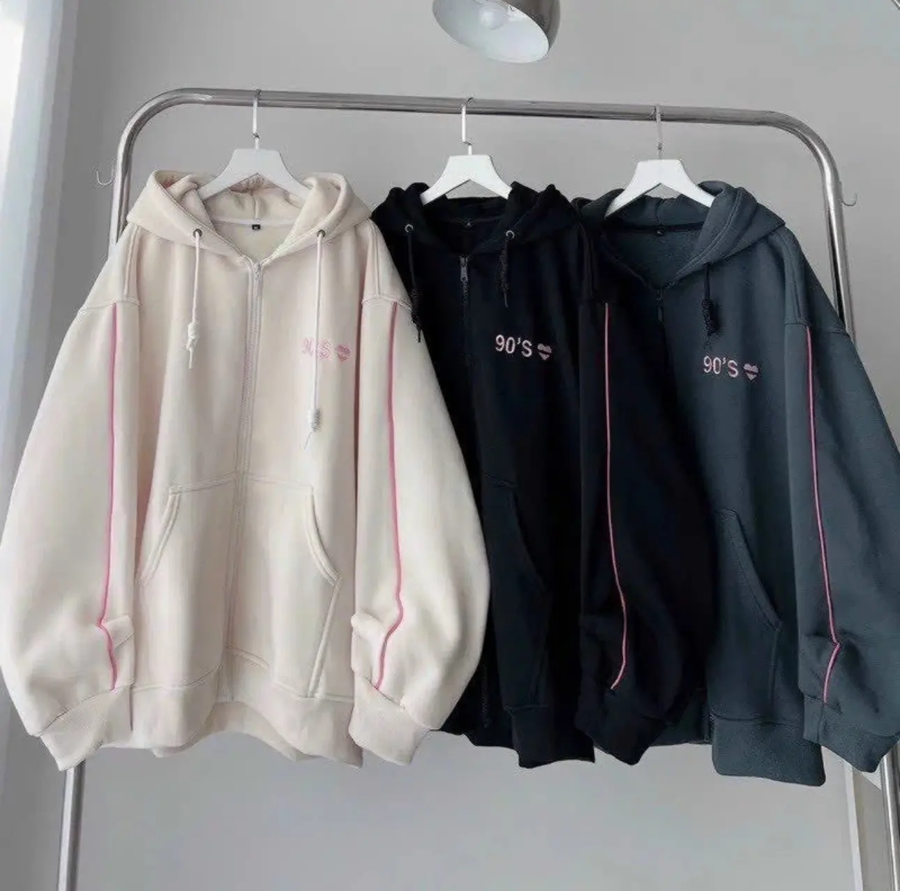 Áo khoác nỉ nam nữ form rộng unisex  phong cách trẻ trung năng động, có nón, áo có in chữ phía trước lyihome