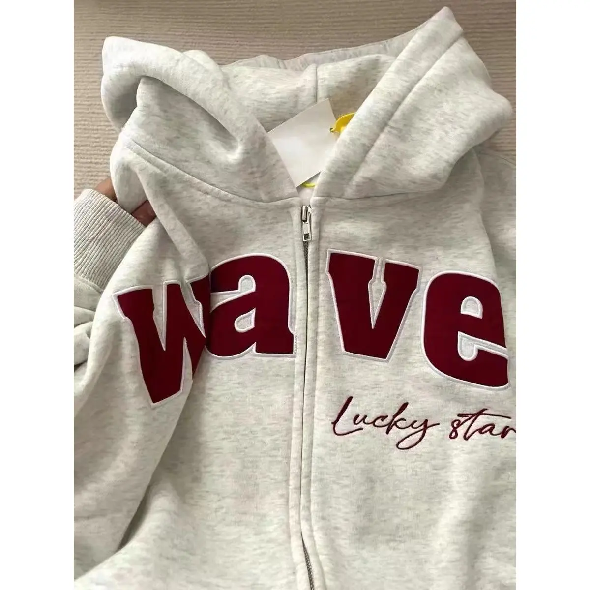 Nhung Top  Hoodie Áo Len Có Mũ Trùm Đầu, Phong Cách Mỹ Cổ Điển Thêu Chữ, Dành Cho Phụ Nữ, Thiết Kế Dáng Rộng Vừa Vặn, Thanh Lịch Và Sang Trọng, Áo Thường Ngày Dễ Phối Đồ Hàng Đầu Cổ Tròn Women Voi