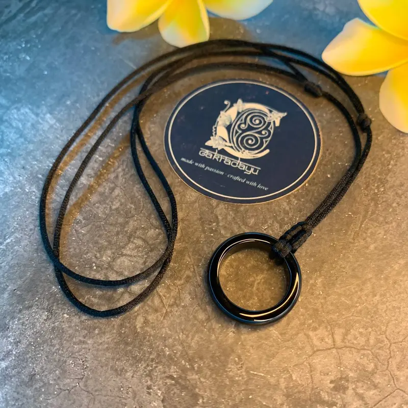 Kalung Tali Satin dengan liontin Cincin Black Onyx 1