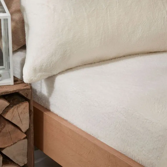 Brentfords Teddy Fleece Fitted Sheet - Cream 1