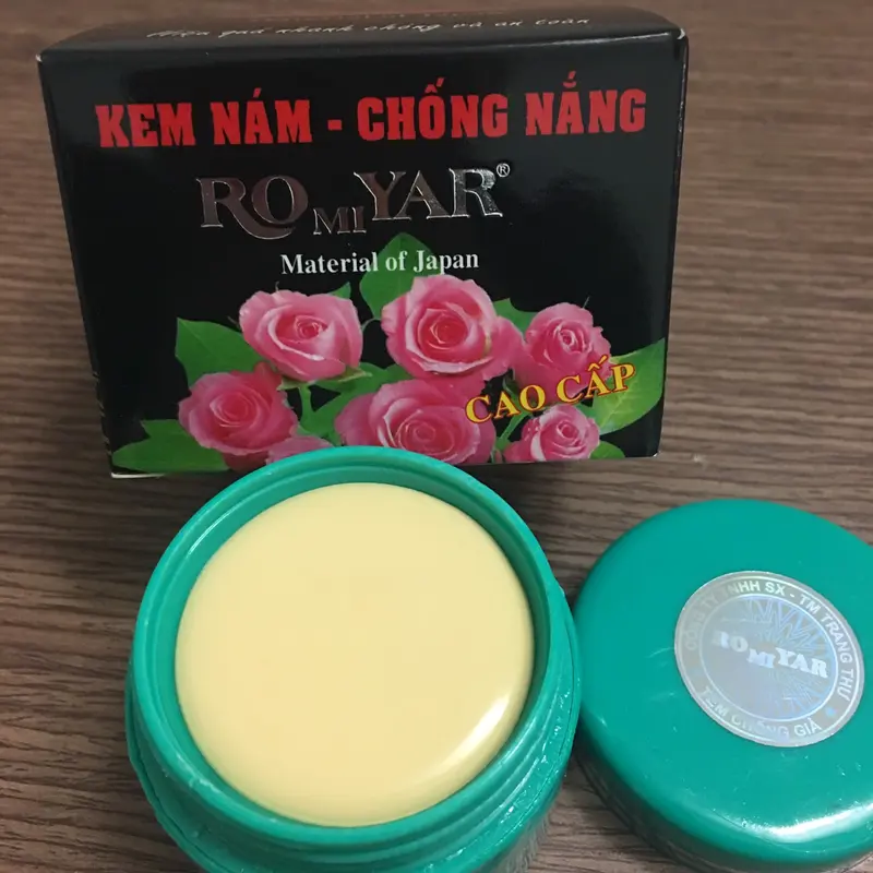 Kem nám chống nắng 15g ROMIYAR SPF 25 3