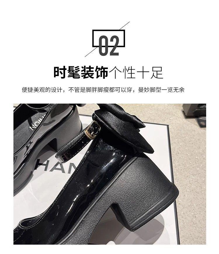 Product Introduction of Lace-Up Mary Jane Chunky Square-Toe Shoes, Comfortable Soft Sole with Anti-Slip Design, Bow Accent, Retro Fashion Footwear That Can Be Paired with Skirts 15