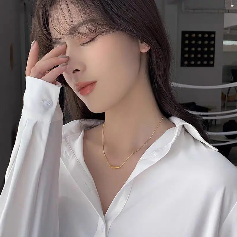 Kalung Titanium Wanita Cassandra Bulat Liontin SlonAir Aksesoris Fashion Kekinian Kulit 1