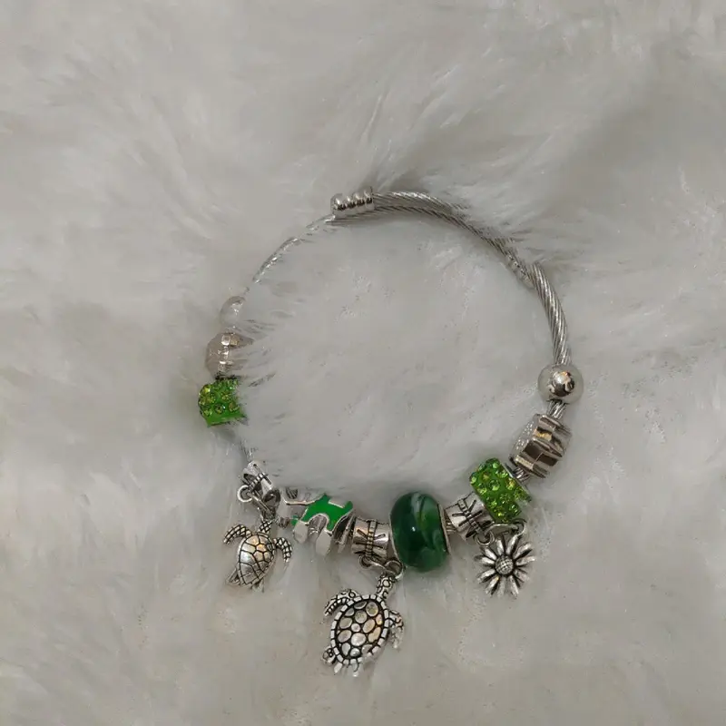 Gelang Titanium charm estetik 1