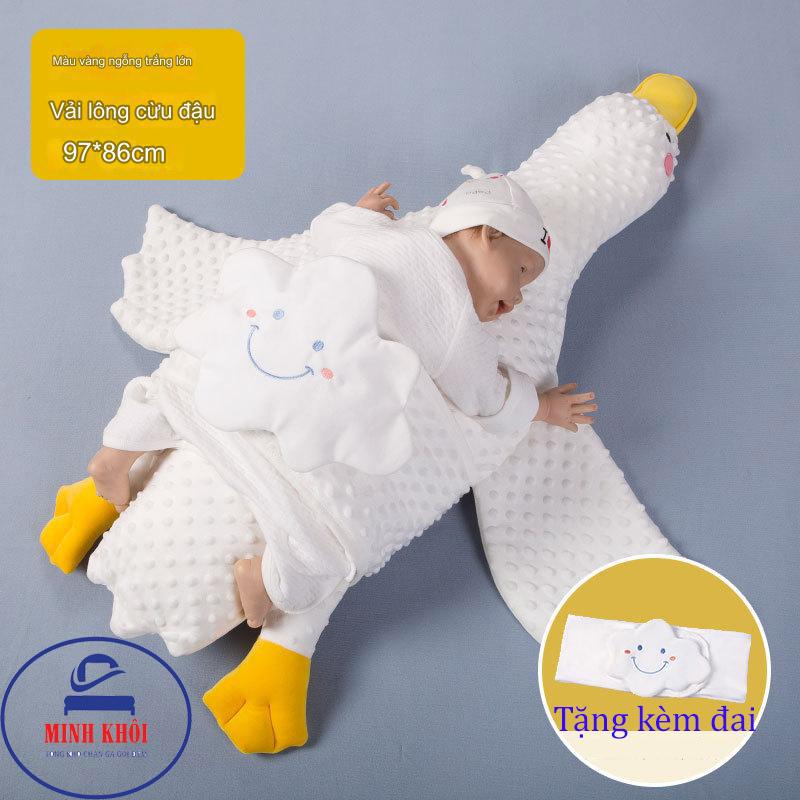 Gối vịt trắng nằm sấp chống đầy hơi cho bé