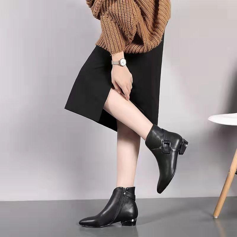 Product Introduction of Bốt Cho Mẹ, Da Thật Mềm Mại, Dành Cho Phụ Nữ Từ 40 Đến 50 Tuổi, Phong Cách Phương Tây Mới, Mũi Nhọn Cao Cấp, Giày Da, Gót Khối, Giày Nữ 4