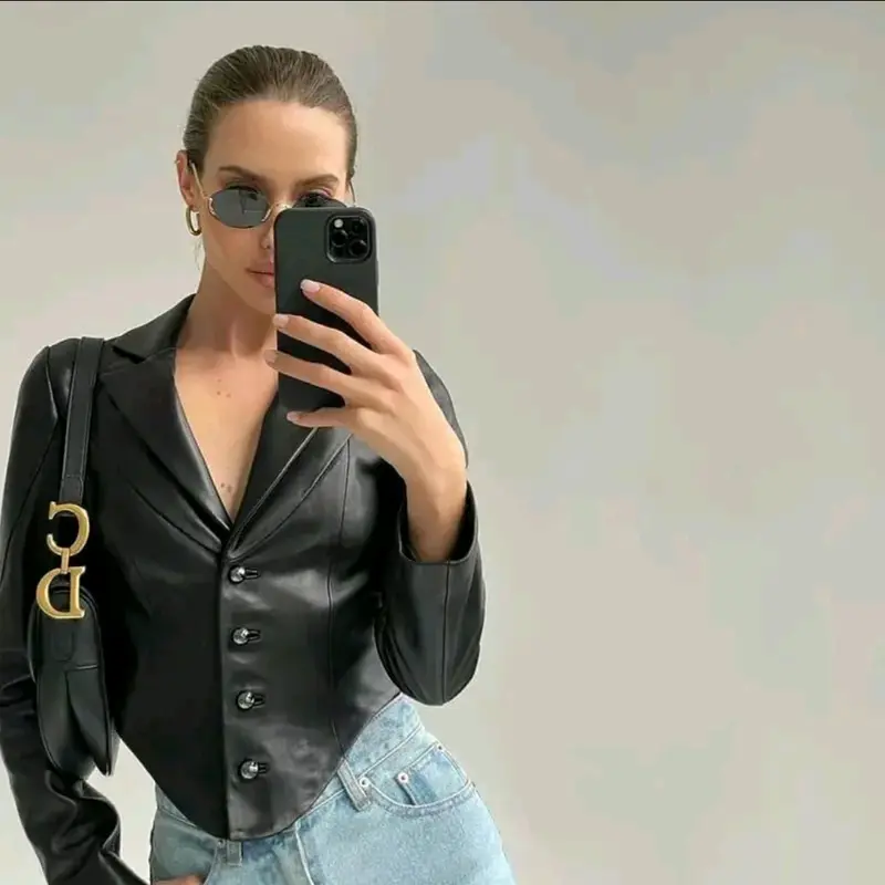 Jaket kulit Wanita Crop V Korean Hijab Top Leather Outfit Mafia Mamba Konser Mall Motoran Terbaru hitam 1