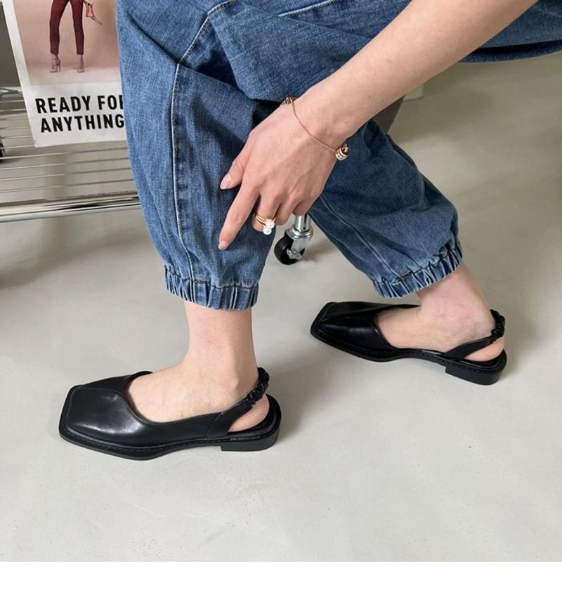Product Introduction of Internet Celebrity Closed Toe Sandals for Women 2024 Spring and Summer New French Retro Flat Square Toe Shoes Niche Sandals Ins Fashion 11