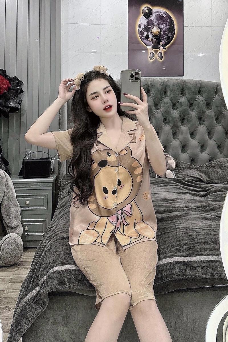 Product Introduction of Đồ Bộ Pijama Lửng Lụa Xước Hình Gấu Và Cô Gái Mau Mới 6 Màu Sắc Tay Ngắn Freesize 40-58Kg &Bigsize 60-75Kg Women 4