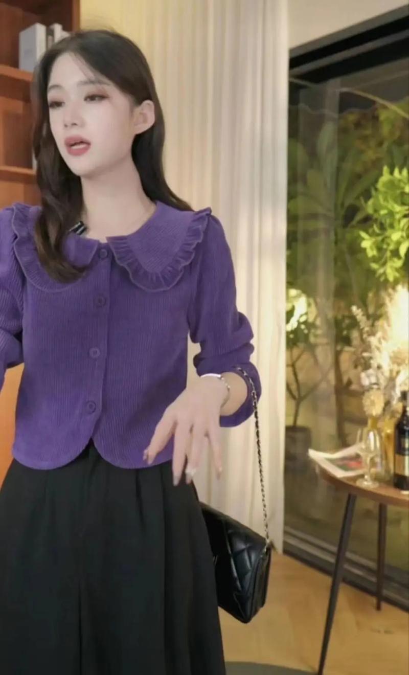 Product Introduction of Áo Sơ Mi Dài Tay Vải Nhung Kẻ, Phong Cách Mùa Thu Đông, Dành Cho Phụ Nữ, Phong Cách Pháp, Nữ Tính, Thời Trang Mới, Cổ Điển, Cổ Peter Pan, Áo Cánh Đi Chơi Áo Cánh Nhẹ, Quần Áo Nữ, Áo Sơ Mi Nữ 16