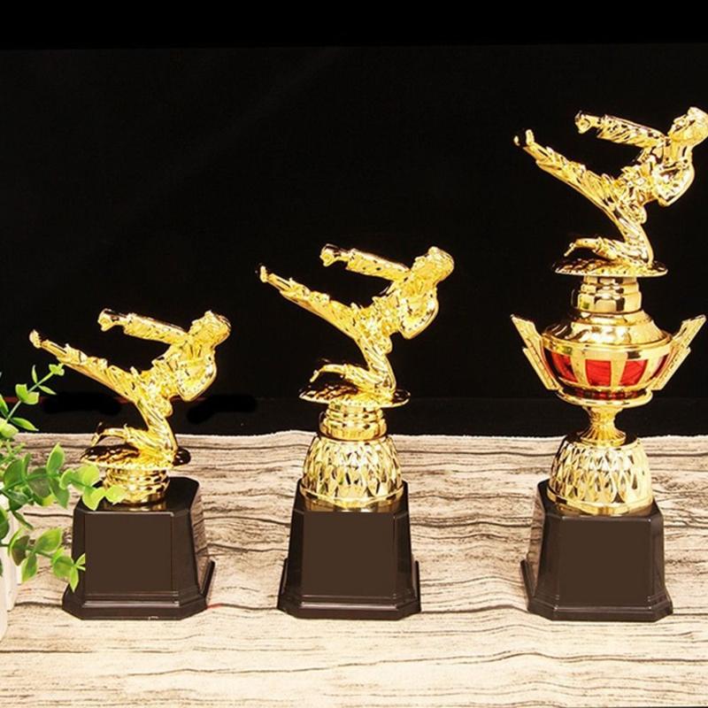 Giải thưởng cúp võ thuật, Costr, dành cho Taekwondo, Giải thưởng cho người đàn ông, Cúp giải thưởng Nhỏ Làm bằng nhựa, Đồ lưu niệm thủ công, Cúp giải thưởng Người chiến thắng Đồ chơi, Thích hợp để khen thưởng trường học, Vật liệu thưởng, Hàng mới về 0