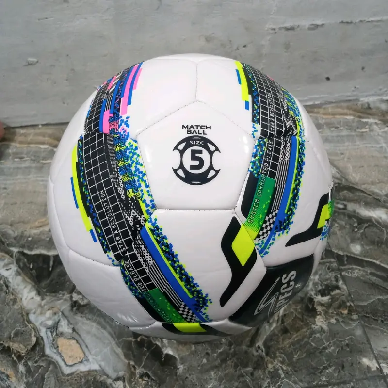 Bola Sepak size 5 paket lengkap pompa pentil dan jaring 1