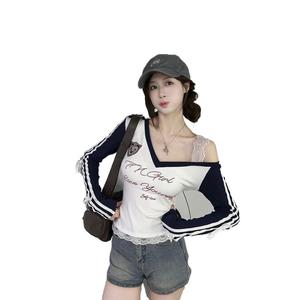 เสื้อยืดแขนยาวผู้หญิง, สไตล์สาวฮอต, ดีไซน์น่ารักและเซ็กซี่, เย็บลูกไม้เฉพาะ, ปลอมสองชิ้น, สไตล์ต้นฤดูใบไม้ร่วงสั้น, เสื้อเซ็กซี่ทรงสลิมฟิต, เสื้อผ้าผู้หญิง Clothing Lady Women