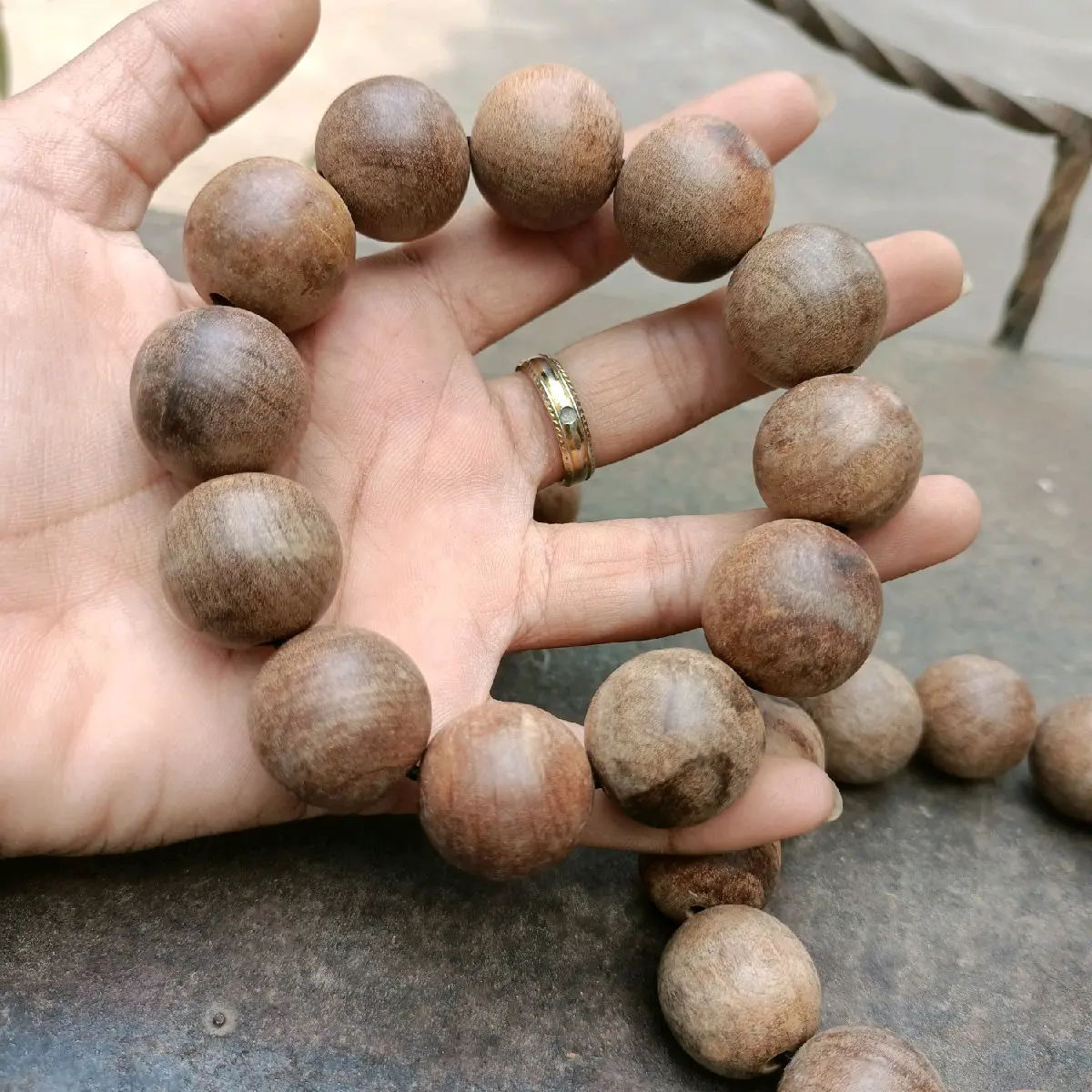 gelang kayu gaharu Bedaru