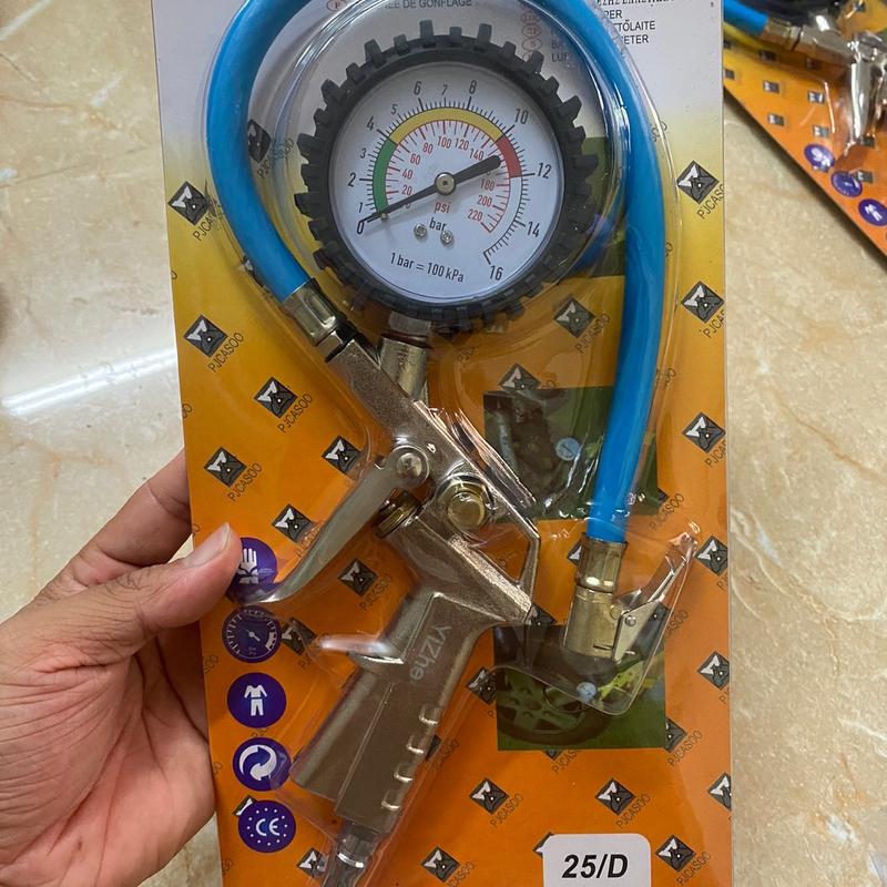 ￼Đầu vòi bơm ô tô - xe máy -kiêm đồng hồ đo áp suất lốp hàng tốt