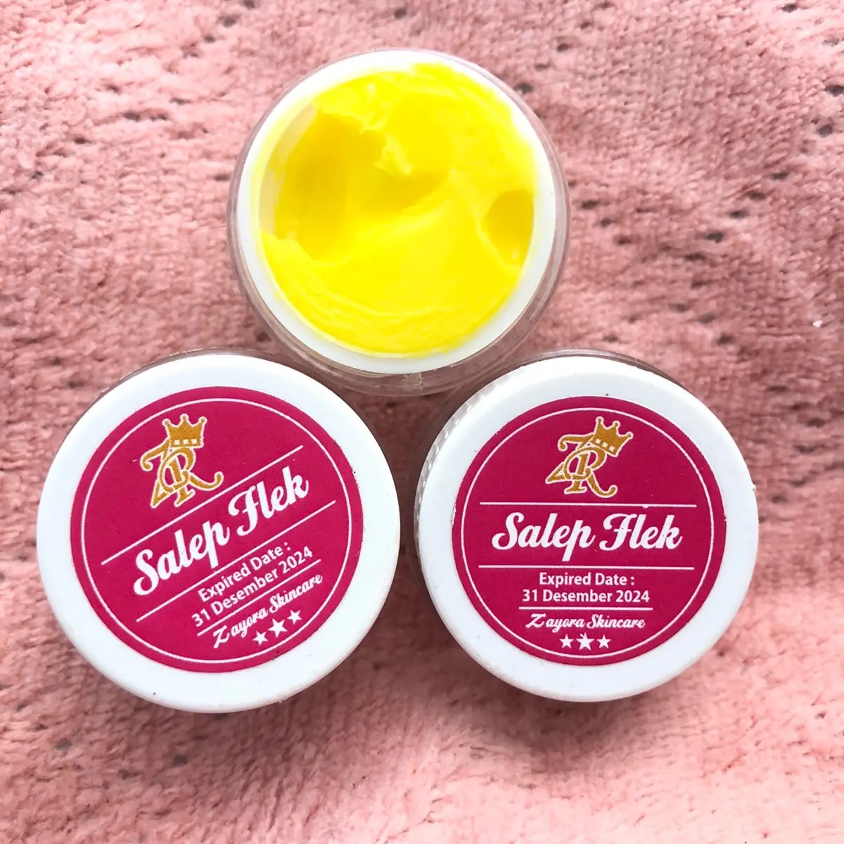 UK.5gr SALEP FLEK ZAYORA/ Menghilangkan Flek membandel atau noda hitam di wajah Memutihkan Pelembab Mencerahkan Moisturizer