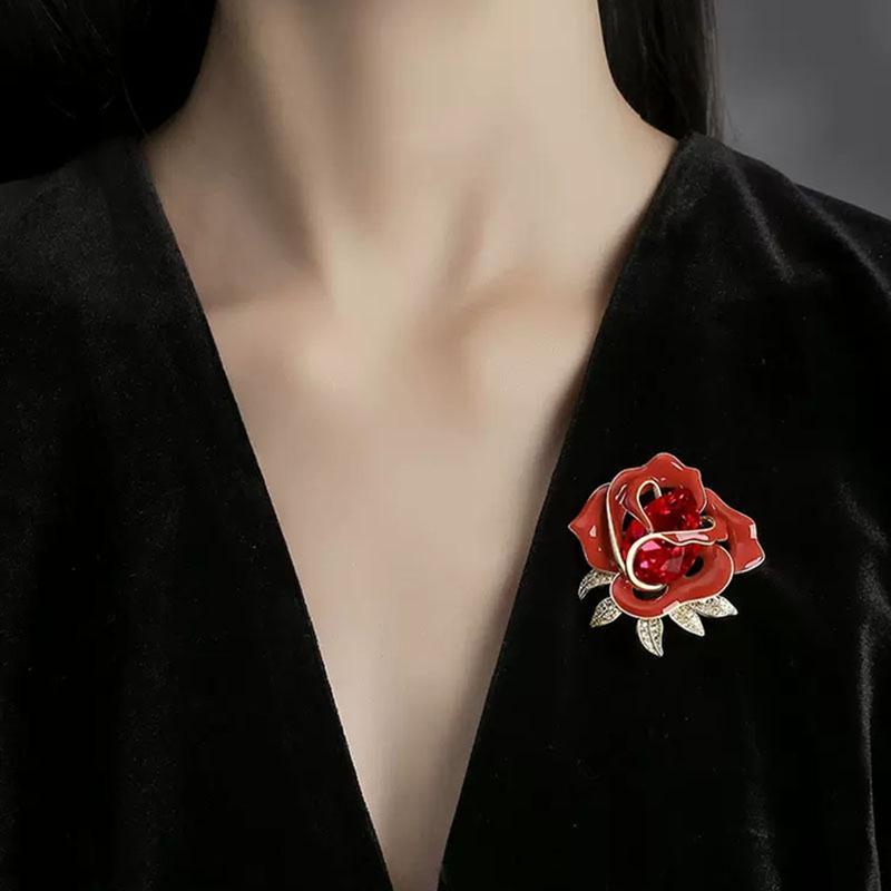 Elegant Red Rose Flower Shape Brooch Shining Rhinestones Inlaid Pin Evening Gown Dress Badge Coat Party Accessories 0