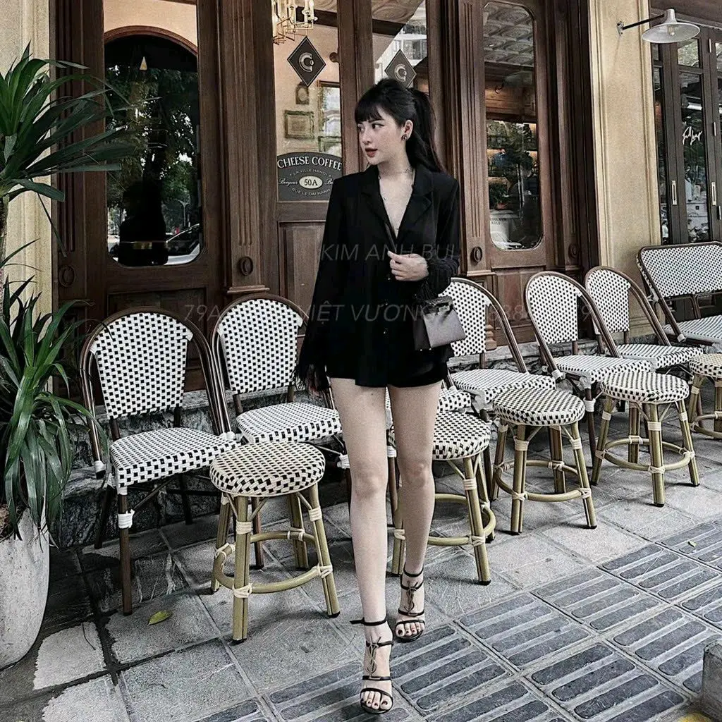 Áo sơ mi voan mỏng nhẹ cổ vest dáng rộng tay lông vũ