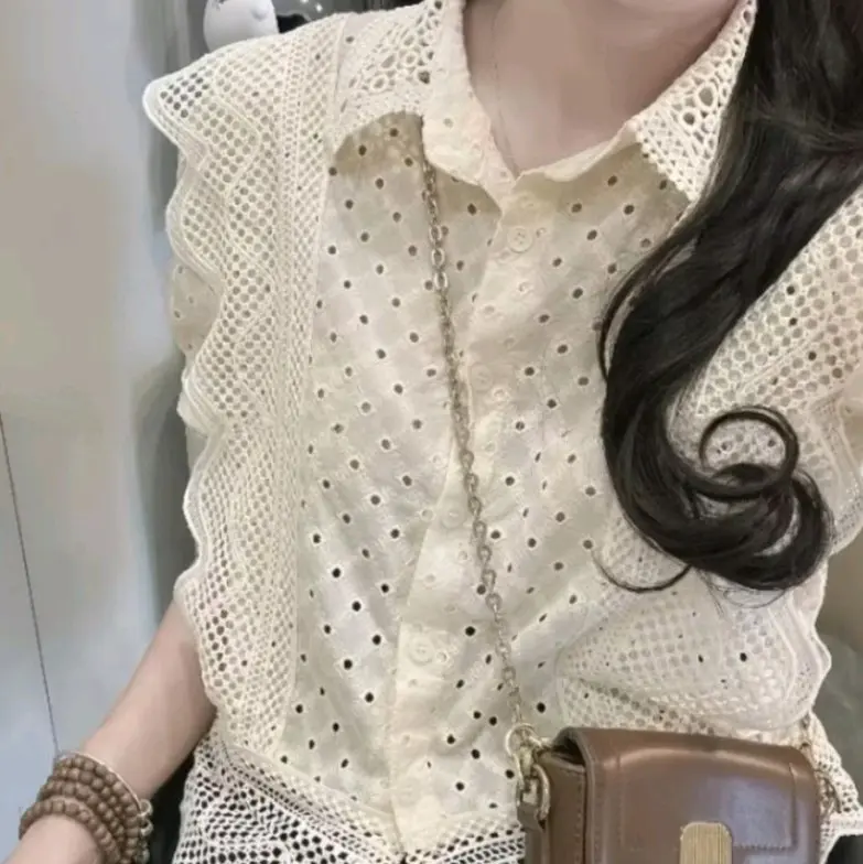 Áo kiểu nữ ren lổ tay phồng cổ sơ mi phong cách mùa hè năng động đi chơi đi biển siêu xinh Women Viền Ren Top