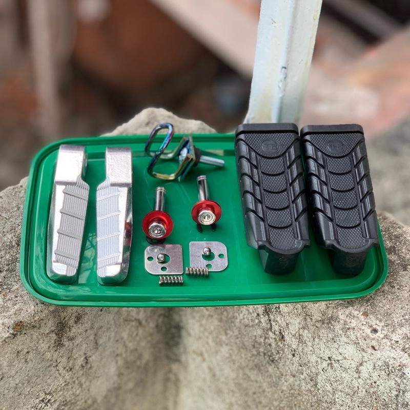 Cao Su Gác Chân Trước TB Và Gác Chân Sau Nhôm TAKEGAWA Gắn Cho Cá Dòng Xe Số HONDA YAMAHA (Tặng 1 Móc U) Phụ Kiện Phụ Tùng