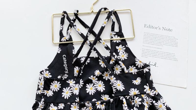 Product Introduction of 1 Piece Summer Children's Chiffon Little Daisy Young and Little Girls Dress Floral Strap Princess Dress 7