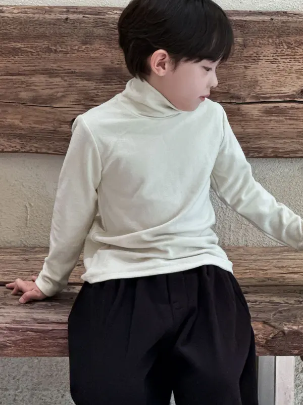 [FORM NHỎ NÊN TĂNG SIZE] ÁO THUN GIỮ NHIỆT HAI MÀU MỀM MỊN CỔ CAO CHẤT FORM NHỎ NÊN TĂNG SIZE THOẢI MÁI PHONG CÁCH CHO BÉ TRAI VÀ BÉ GÁI 1