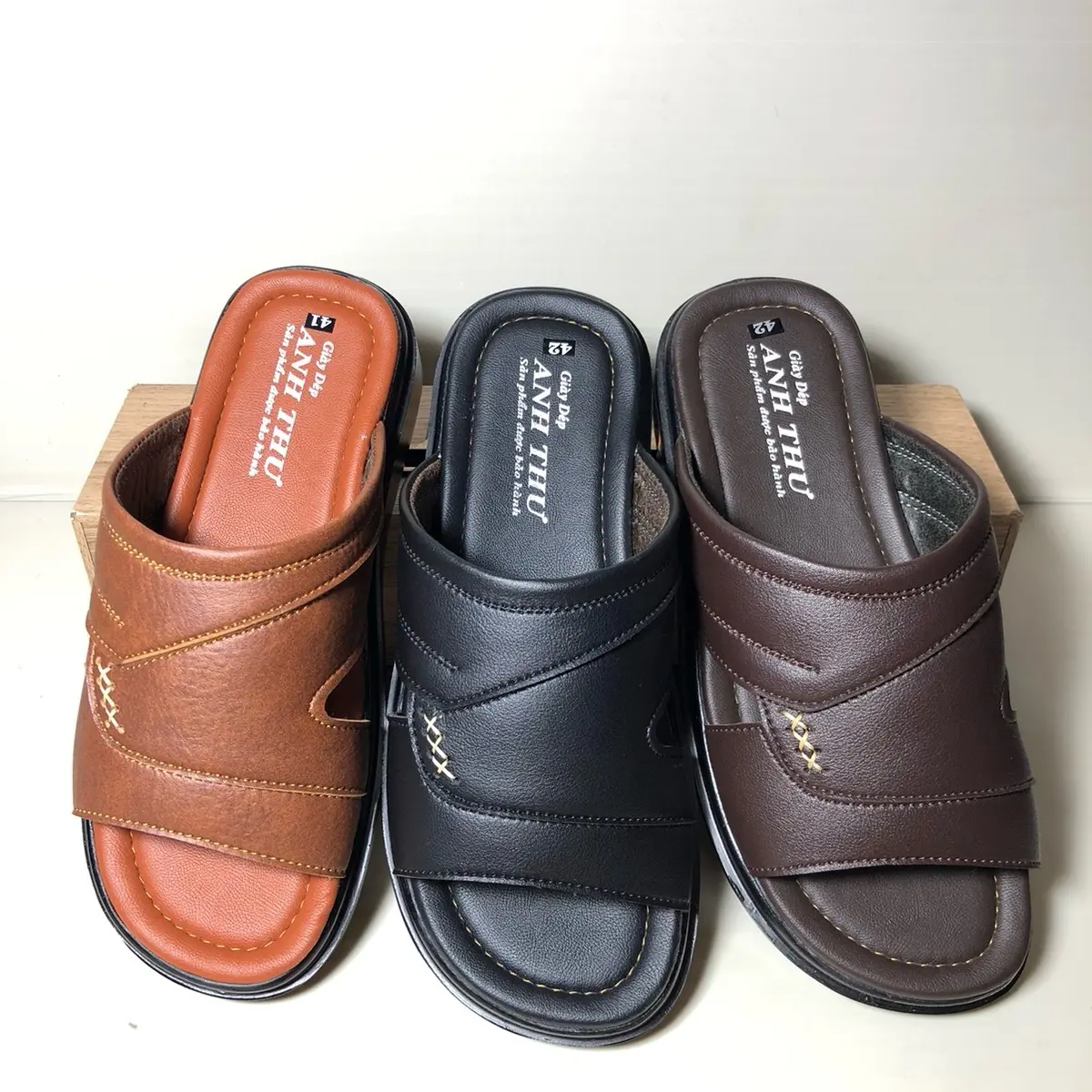 Dép nam quai ngang may viền chắc chắn đế PU chống trơn trượt cao 4cm hiệu BOSS,3 màu (nâu, đen, bò), mã B3