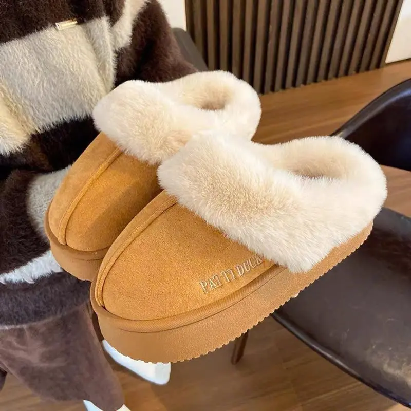 Sục Nữ Cổ Lông Dập Chữ PAT DUCK Đế Siêu Nhẹ Ấm Mùa Đông Cao Cấp SUKKEPO DéP Slipper Women Có Quai Dép Lê 1