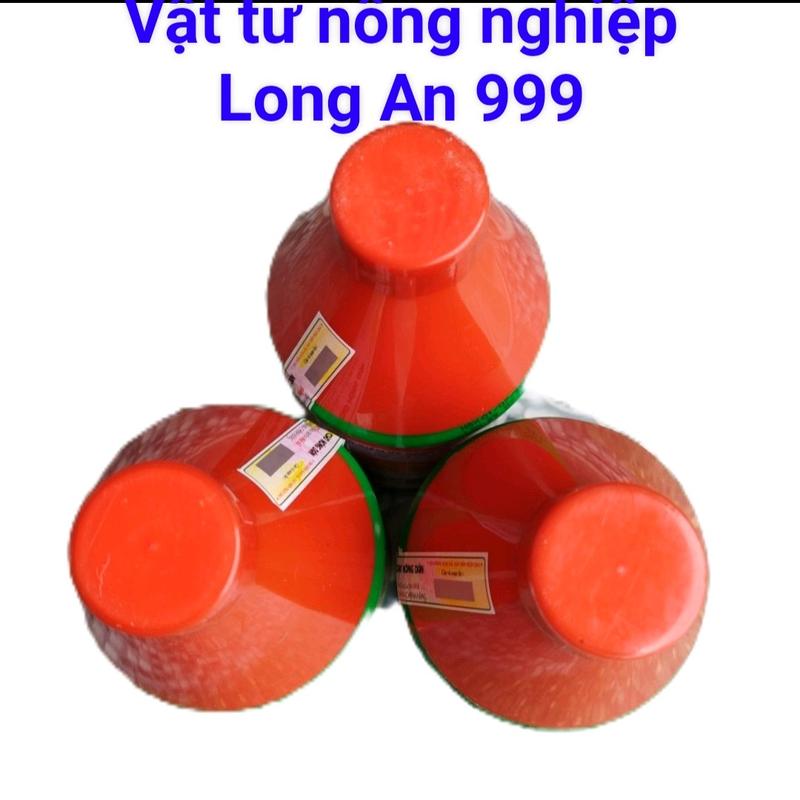 03 chai nhựa nắp đỏ TRAU ĐEN 150.150 thể tích 900ML KIỂU nắp đỏ có ren khóa nắp chai, dùng để chứa nước bảo quản tốt hơn các chất lỏng sẽ được chứa bên trong chai nhựa HPVE nguyên sinh chống rĩ nước. Đựng Gia Vị